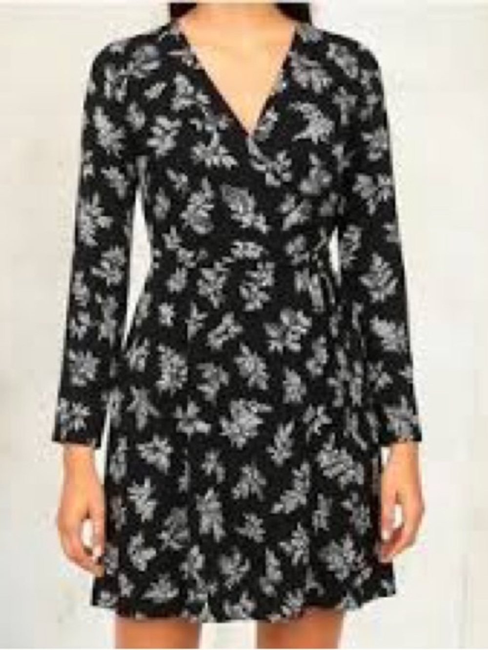 NWT LOFT Wrap Dress Size 6 Black White Floral Boho Cottagecore V2